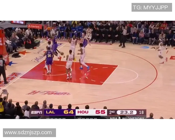 湖人队与热火队激战正酣新浪体育全程直播精彩瞬间回顾